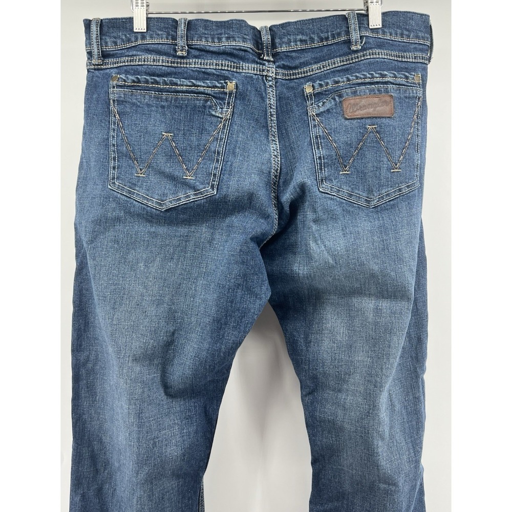 Wrangler Retro Slim Boot Jeans Tagged 38/34 Actual 40/33 Mid Wash Cowboy - Picture 5 of 7